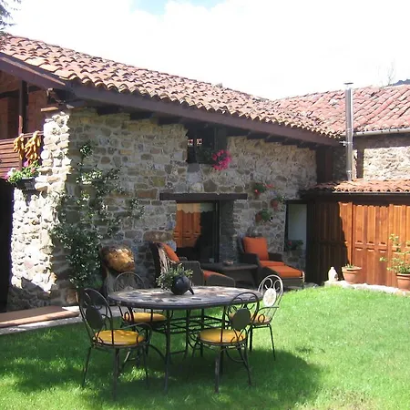 Rural Casa De Aldea Ecocorneyana Casa rural